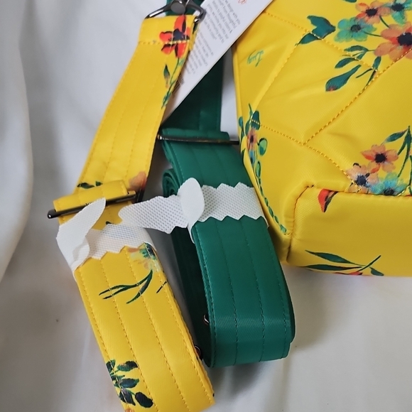 Lug Yellow Green Crossbody Bag with Quilted Design - Picture 6 of 7